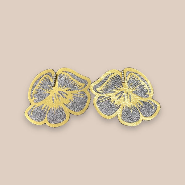 Pendientes de cuero plateado - SAKURA - pasador chapado en oro